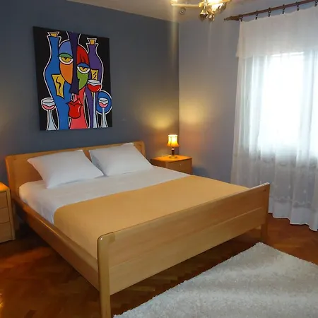 Arina Apartman *